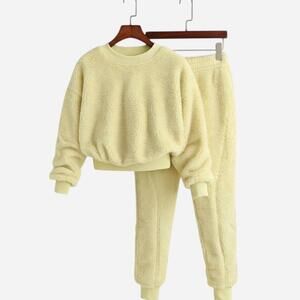 NWT Faux Fur Two-Piece Pant Set – Size L